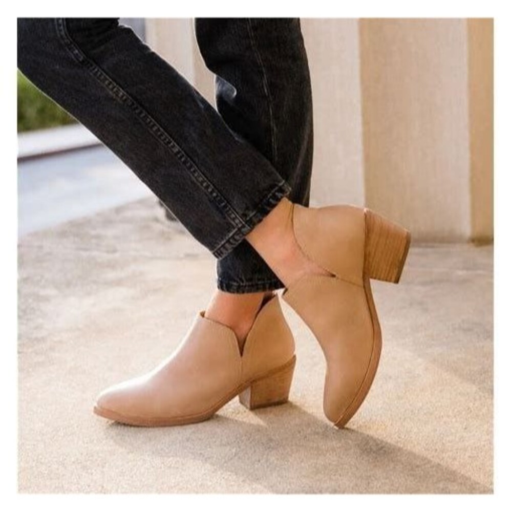 Nisolo Women's Mia Everyday Leather Ankle Boots Almond $228 SZ 9